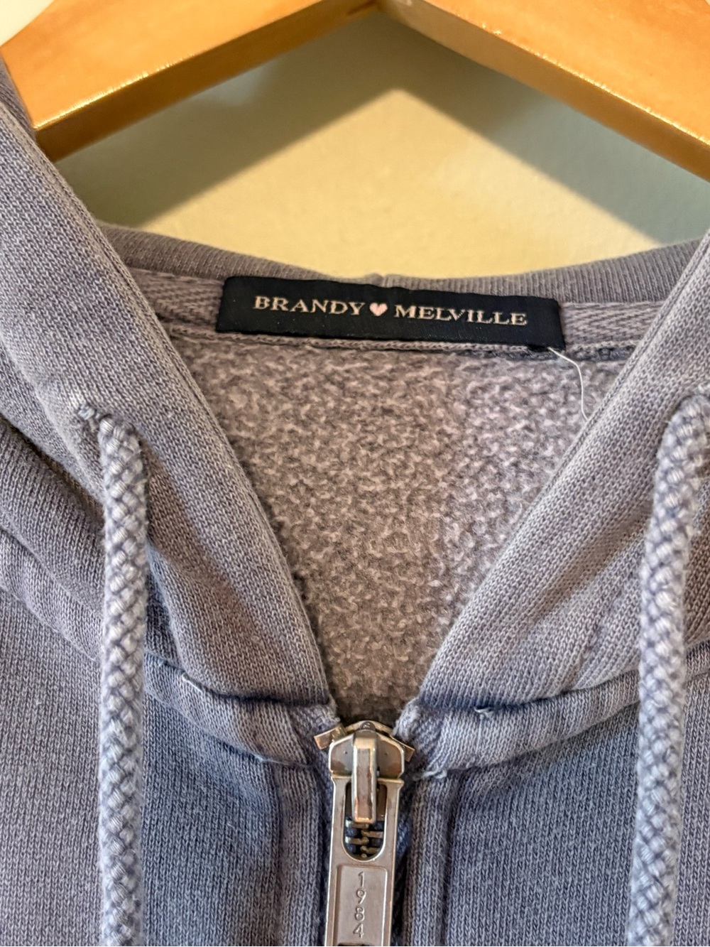 Brandy Melville Hoodie Sweatshirt Jacket Garment Dyed Mauve - Picture 2 of 5